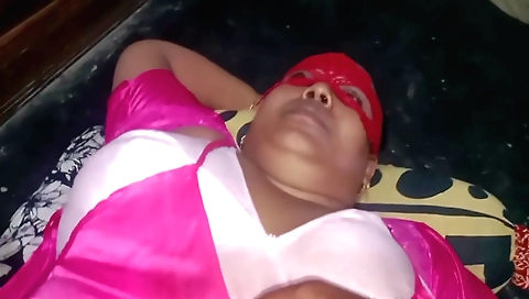 Indian chubby woman gets fucked in doggy style and missionary