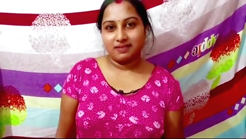 Indian girl in a dress fucks her step-mother in the bed