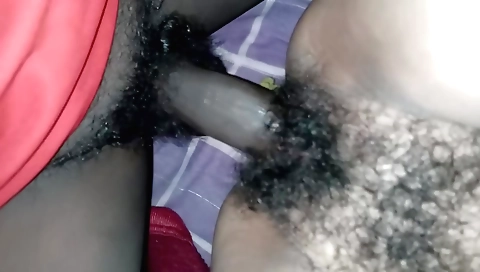 Indian whore tried to fuck herself in her hawthorn