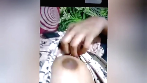 Amateur indian babe with big boobs is showing video