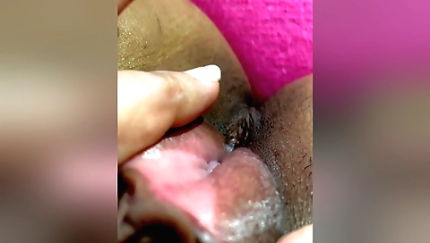 Indian bhabi gets wet and touches her body to get wet