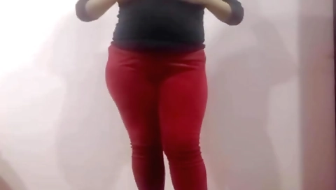 Indian beauty in pink dress masturbates and shows it on webcam