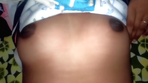 Indian girl shows off her sexy body in amateur pov clip