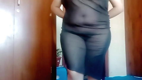 Big ass brunette amateur chick masturbating in the bedroom