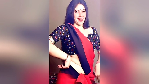 Devar ne bhabhi is getting massaged by her partner