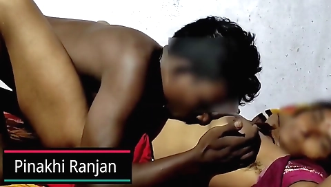 Indian auntly gives a blowjob to her stepson in the video