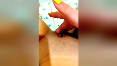 Indian hairy pussy girl licking and cumming in the act
