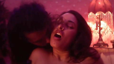 Indian girl goes to a Saree shop and gets a kinky video